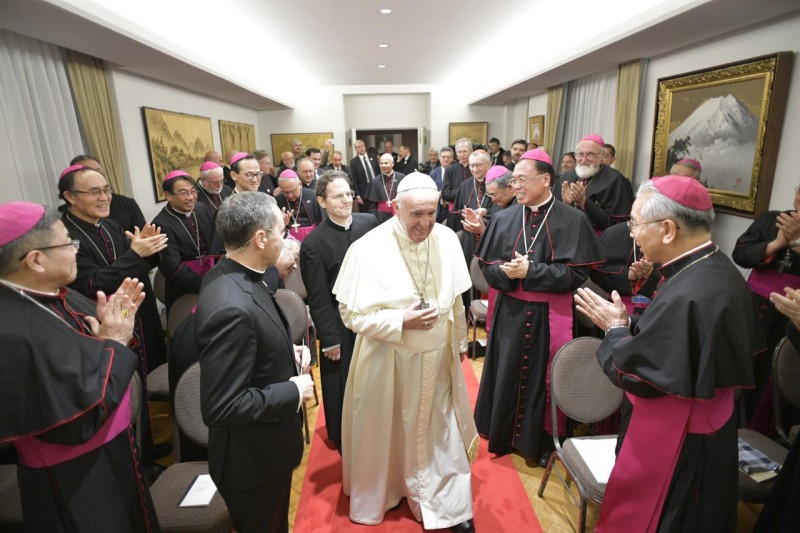 Obispos de Japón reciben al pontífice
